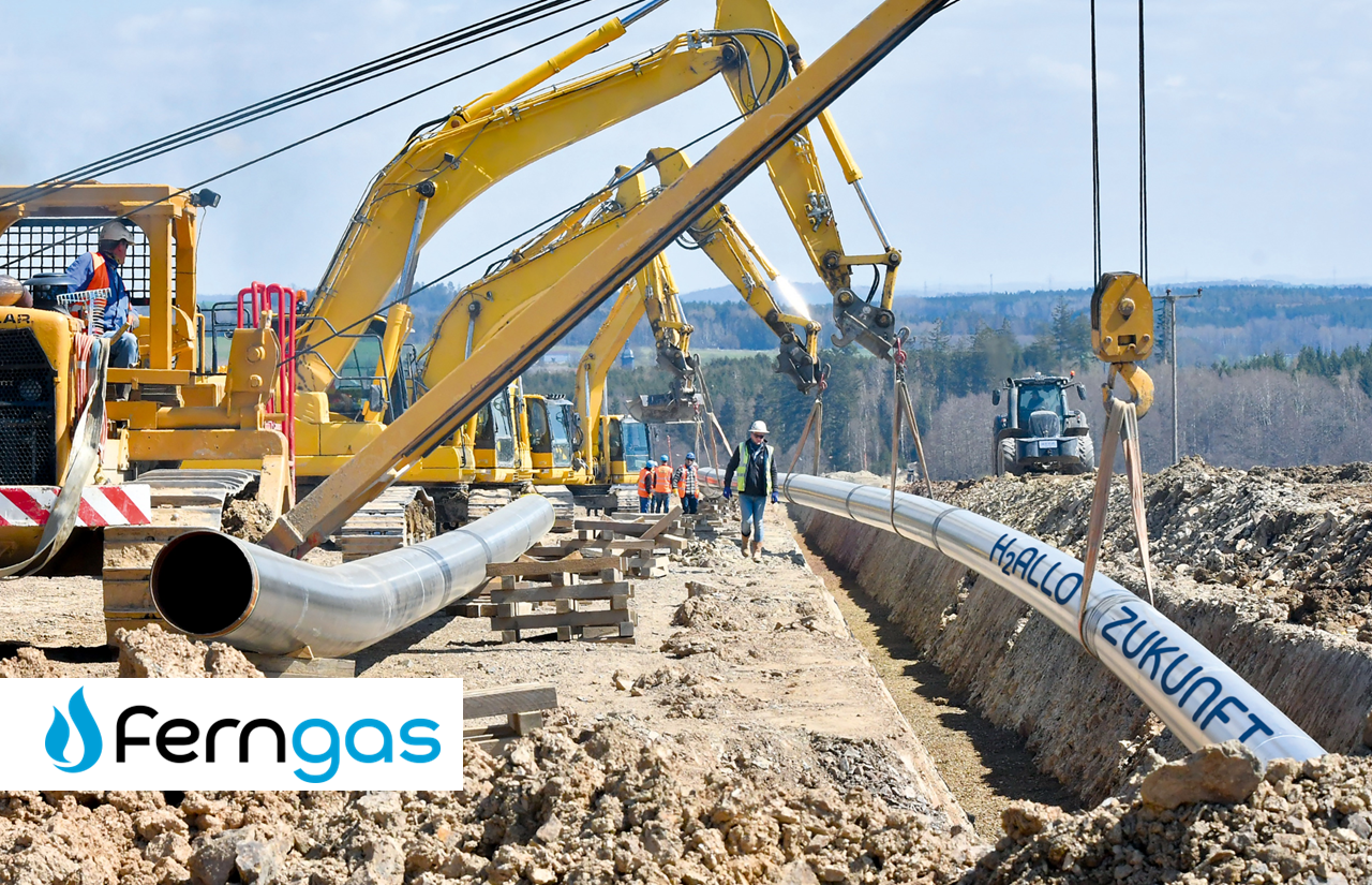 H2ALLO ZUKUNFT; Pipeline; Rohrleitung, die in den Graben gehoben wird